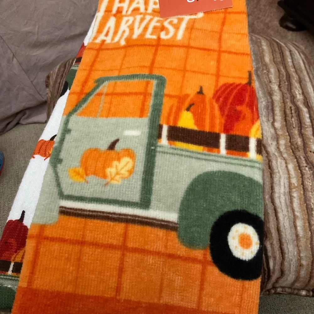 Fall Antique Pickup Autumn Leaves, Pumpkin, Kitchen Towels, Adorable Set of 2